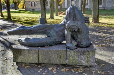 Tapa kuulus, aga mõneti ka kurikuulus Kalevipoeg.